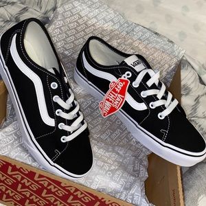 Canvas black/ True white Vans